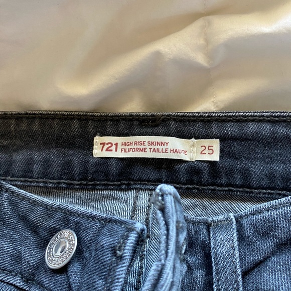 711 Levi Jeans - Picture 2 of 3